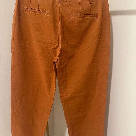 Pleated Highrise Tapered Jean - Picture 6 of 6